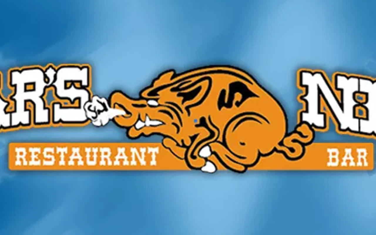 Image: The Curve Side Bar & Grill