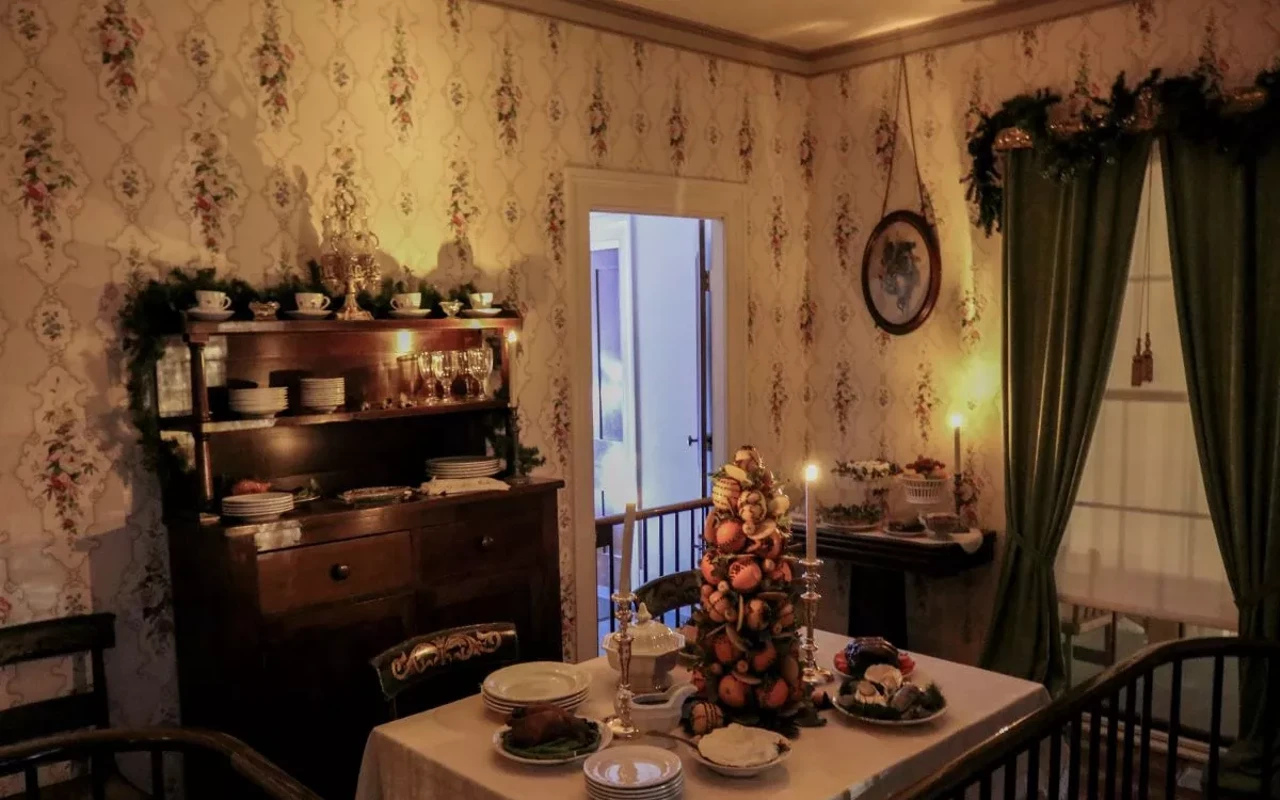 Image: Candlelight Tours