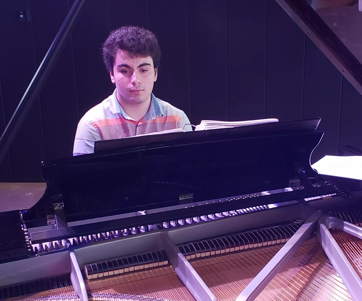Adrian Russo-piano
