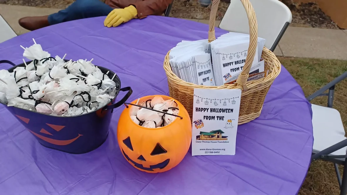 dth_halloween_crafts.webp