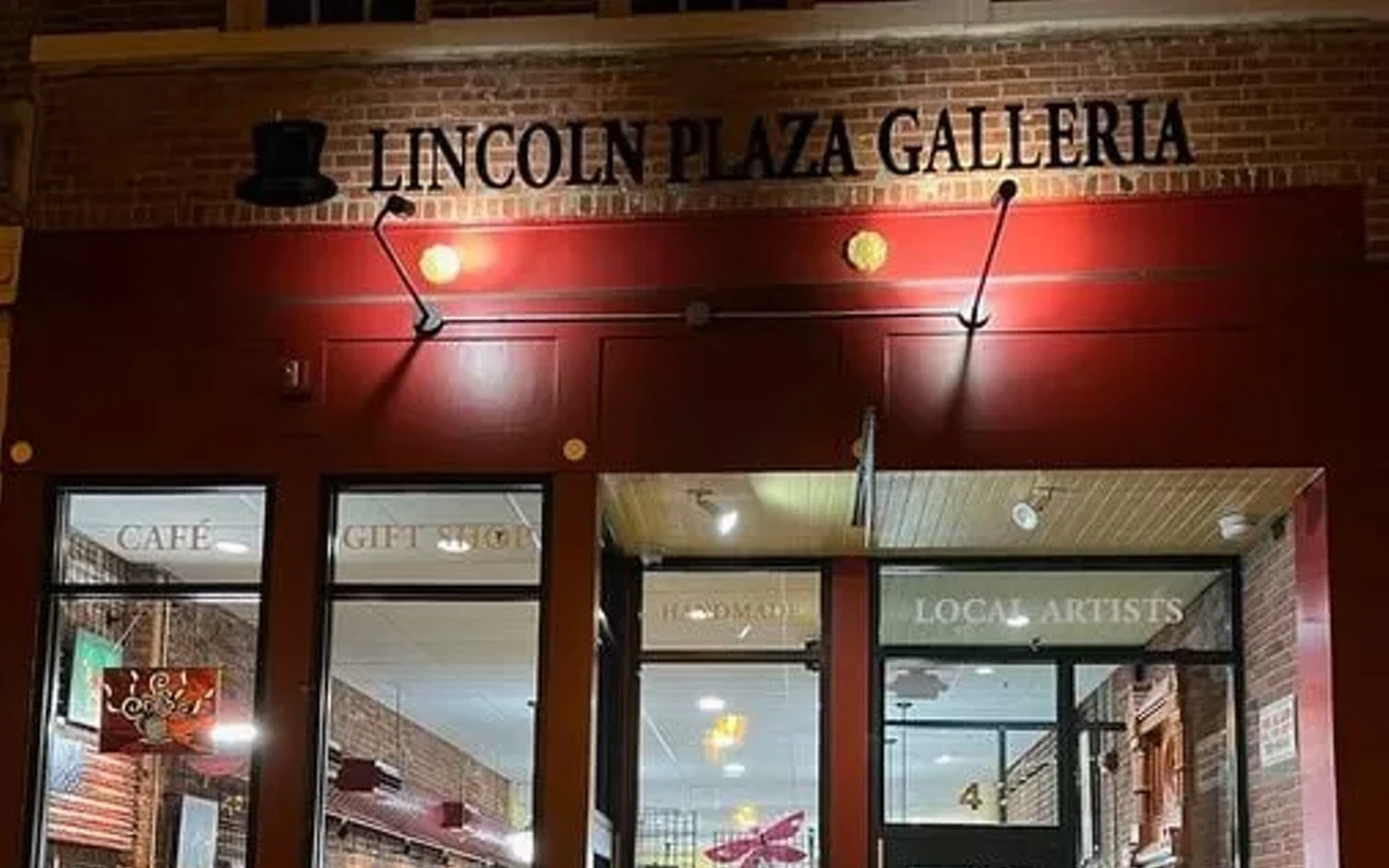Image: Lincoln Plaza Galleria
