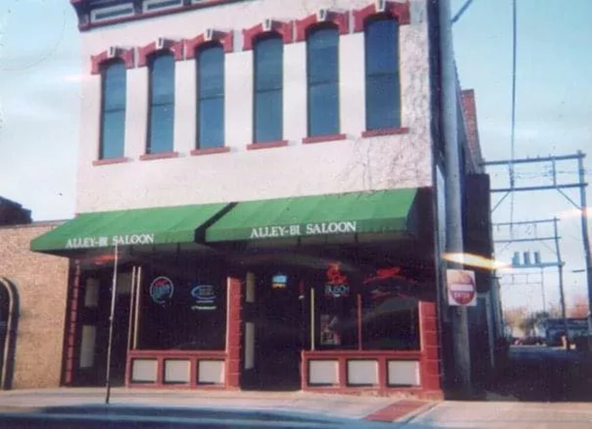 alley-bi_saloon.webp