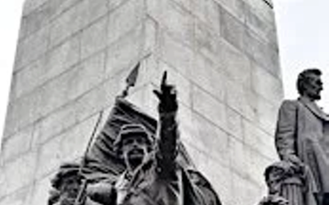 Image: Upper Deck Tours of the Lincoln Tomb