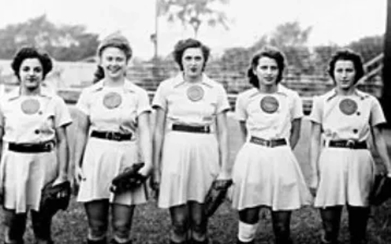 Image: Women's Baseball in Illinois and the Midwest